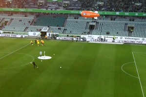 杏彩体育官网- 维拉公园球场沸腾，沃特金斯独中两元建功  