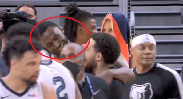  利拉德超远三分绝杀开拓者险胜勇士保留季后赛希望  