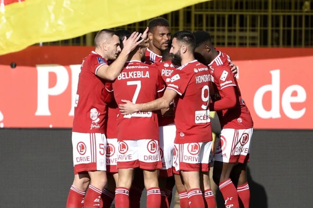  昂热主场负于洛里昂遭遇联赛两连败打击